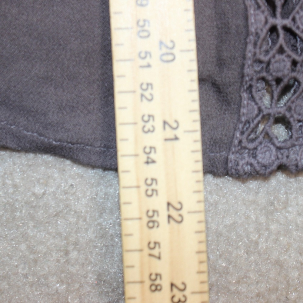 BKE red Women Large Cold Shoulder Crochet Lace Trim Top Taupe Brown BRDR14568 - Picture 5 of 6